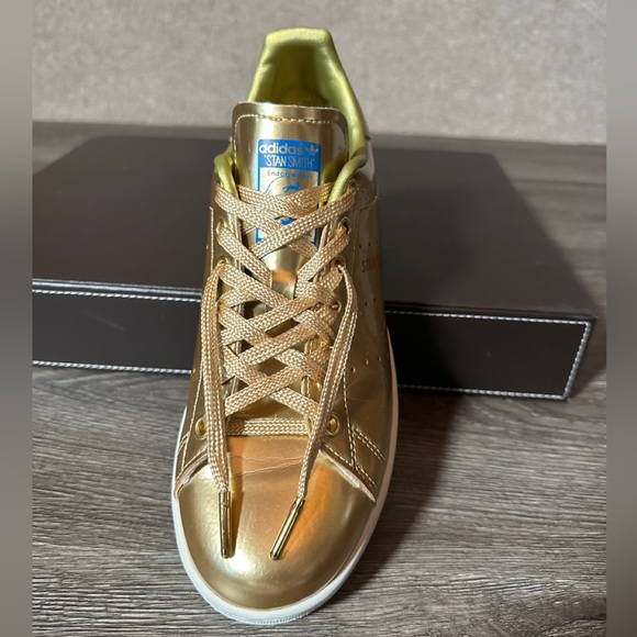 Adidas Stan Smith Gold Shoes - Picture 2 of 15